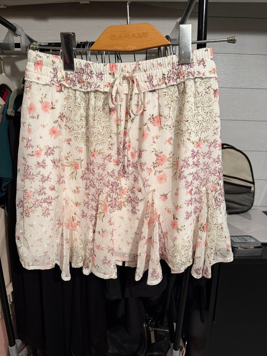 Francesca's Collections Dresses & Skirts - Francesca's Collections Cream Floral Drawstring Circle Skirt with Pink Accents